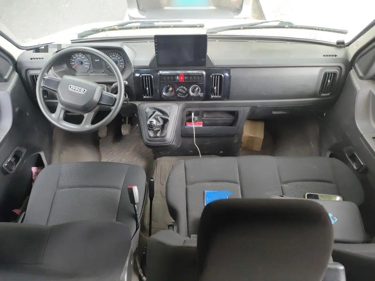 Iveco Daily 2023 2.5 Manual Diesel Five-Seater — миниатюра 9