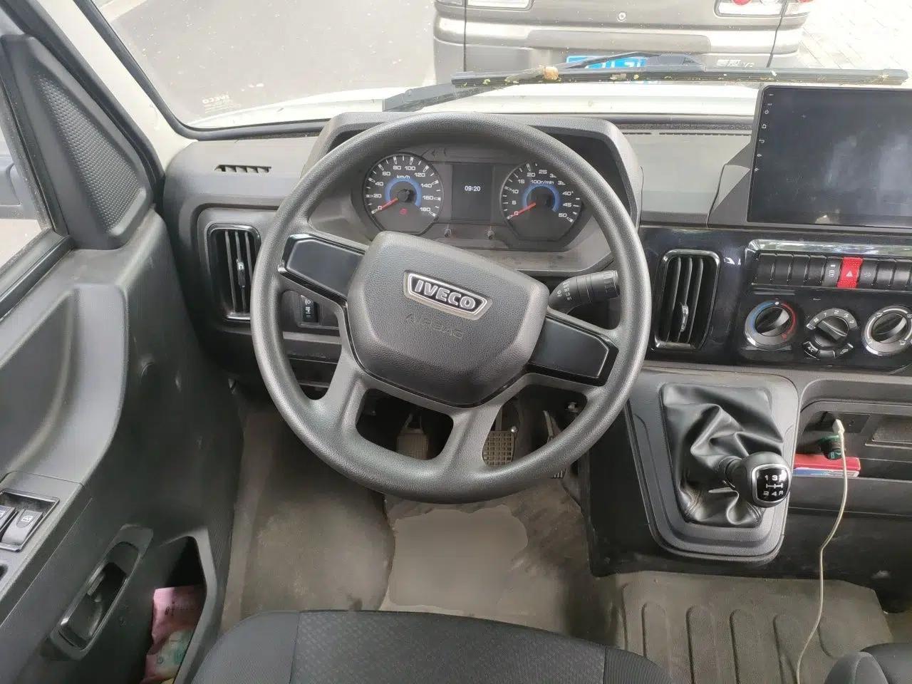 Iveco Daily 2023 2.5 Manual Diesel Five-Seater — миниатюра 10