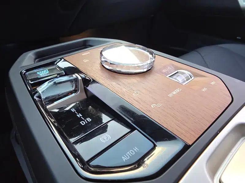 BMW iX 2022 xDrive40 — миниатюра 14