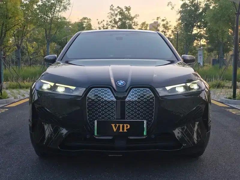 BMW iX 2022 xDrive40 — миниатюра 2