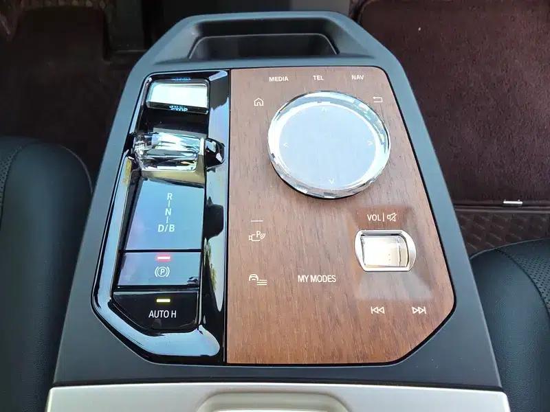 BMW iX 2022 xDrive40 — миниатюра 12