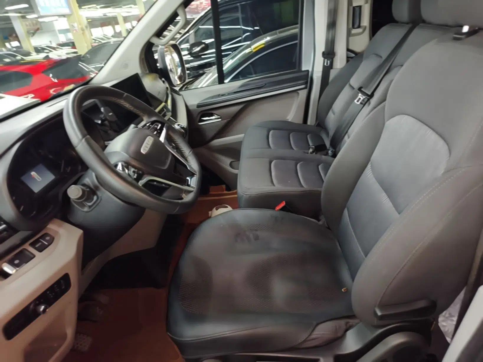 Iveco Fidato 2023 C30 Passenger Van 2.0T 93kW Manual Transmission Xingtu Edition Low Roof — миниатюра 17