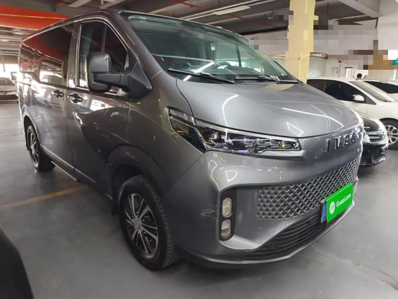 Iveco Fidato 2023 C30 Passenger Van 2.0T 93kW Manual Transmission Xingtu Edition Low Roof — миниатюра 3