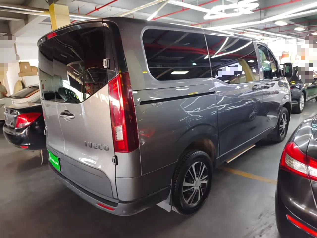 Iveco Fidato 2023 C30 Passenger Van 2.0T 93kW Manual Transmission Xingtu Edition Low Roof — миниатюра 6