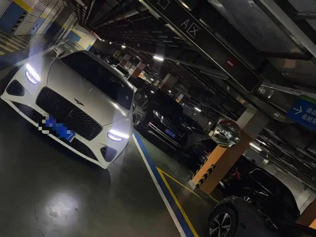 2025 Continental Plug-in Hybrid GT Ultimate Edition — миниатюра 3