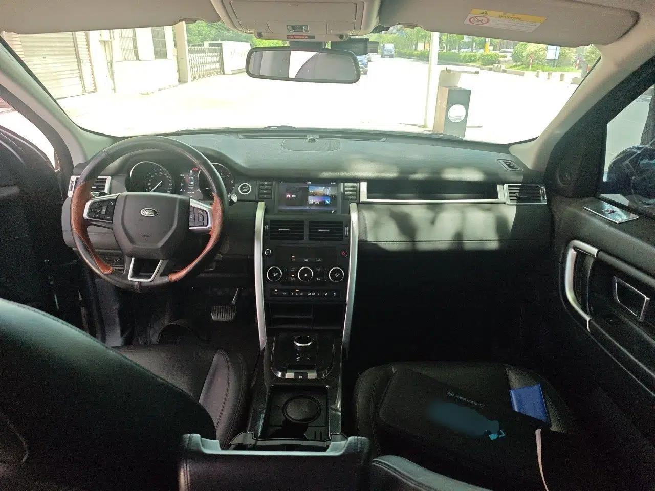 Land Rover Discovery Sport 2017 2.0T SE — миниатюра 6