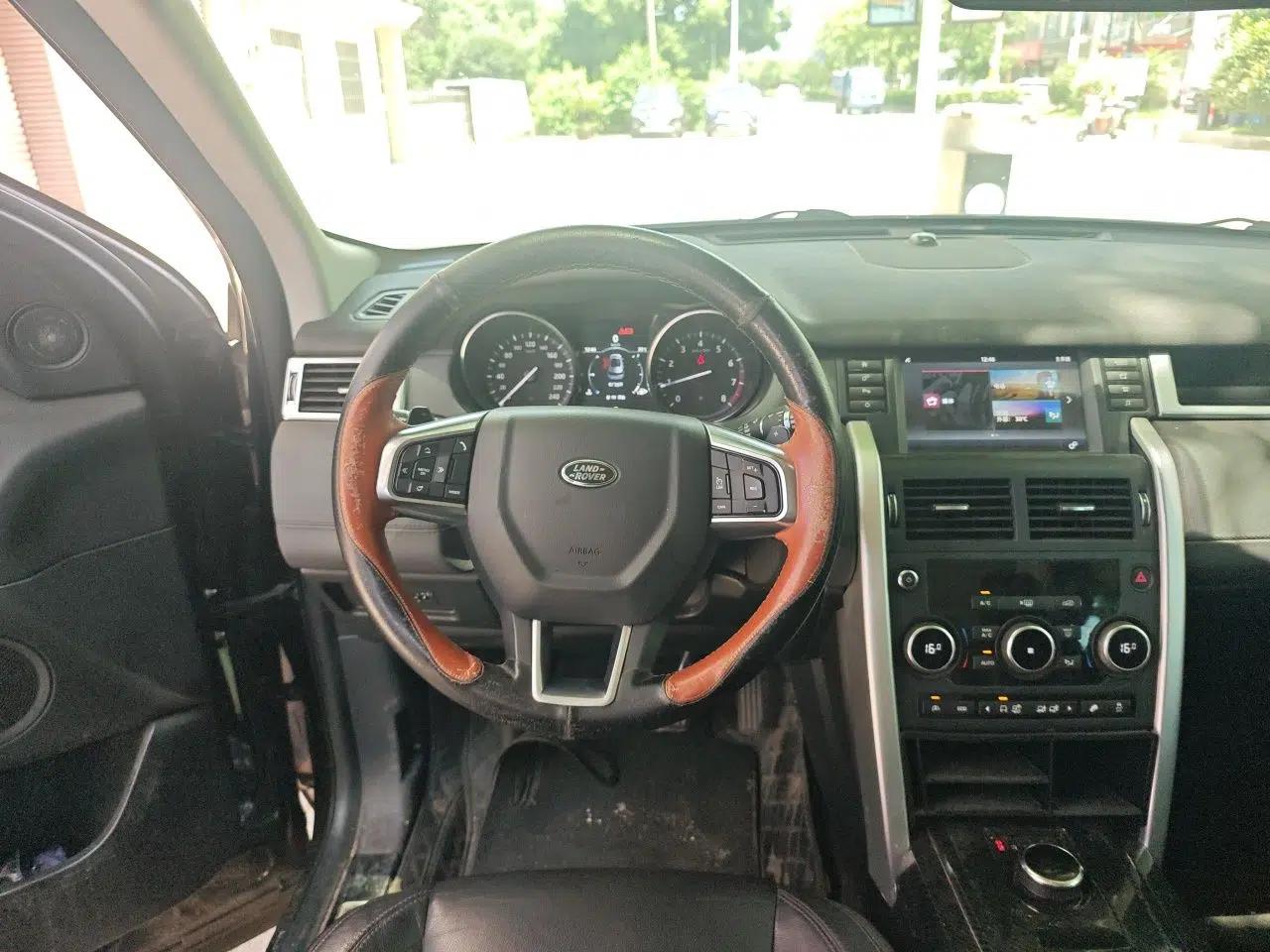 Land Rover Discovery Sport 2017 2.0T SE — миниатюра 7