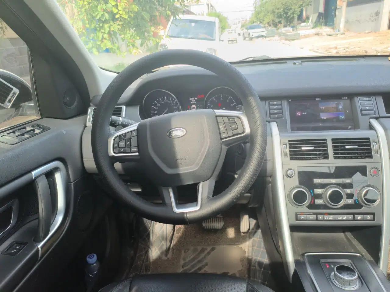 Land Rover Discovery Sport 2016 2.0T SE — миниатюра 10