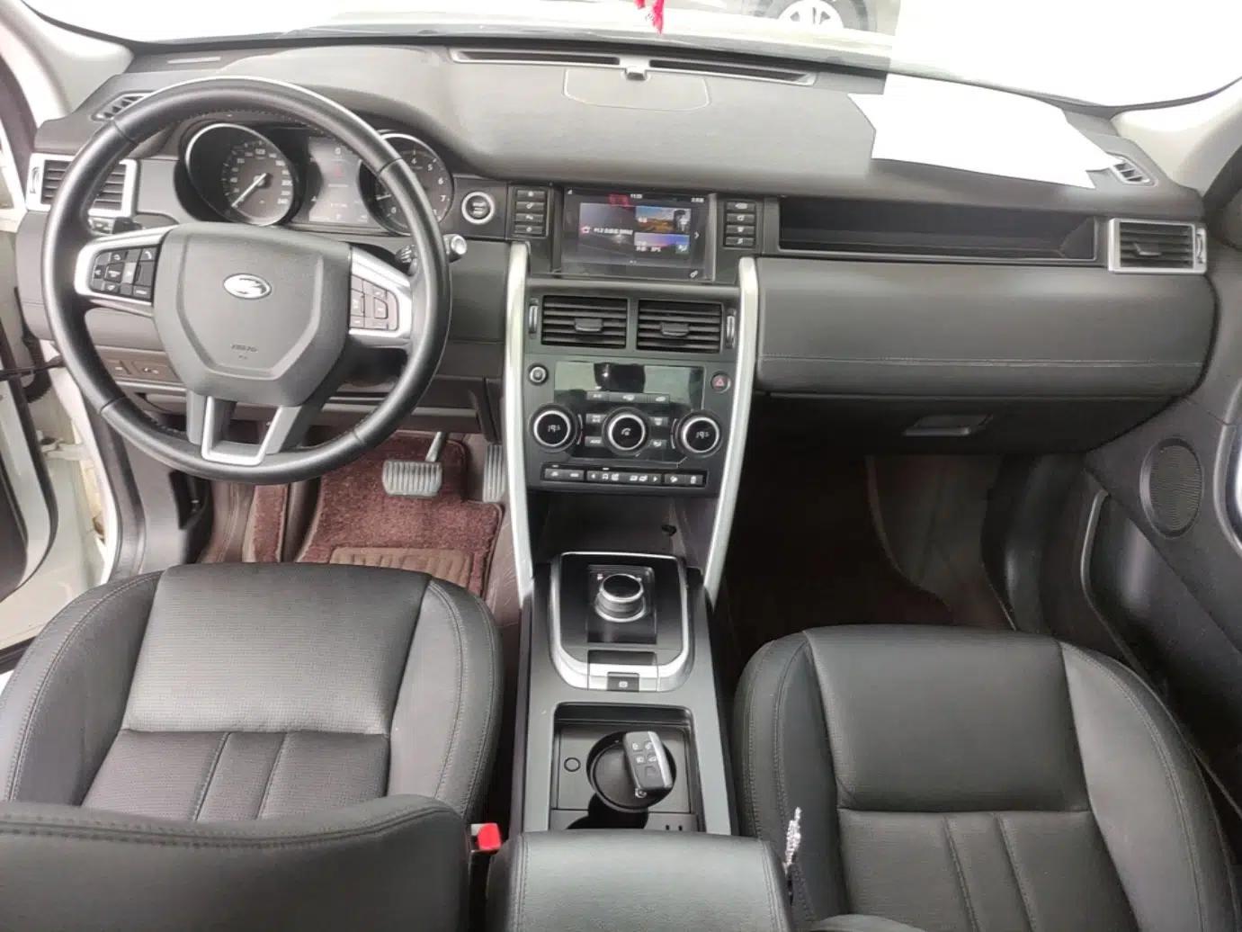 Land Rover Discovery Sport 2017 2.0T SE — миниатюра 12