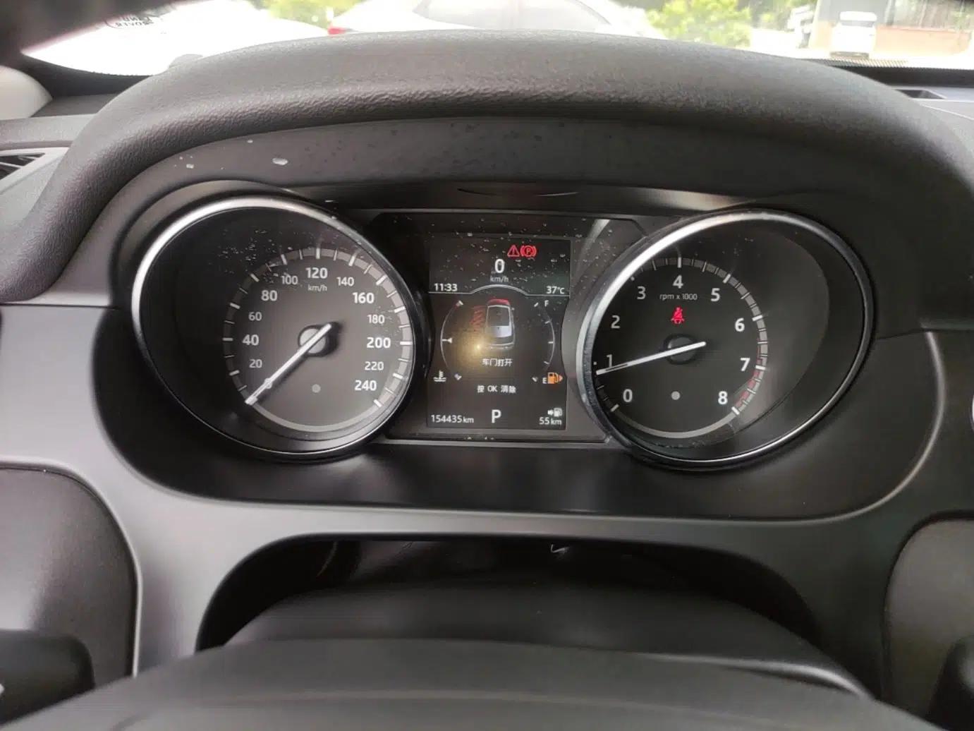 Land Rover Discovery Sport 2017 2.0T SE — миниатюра 14