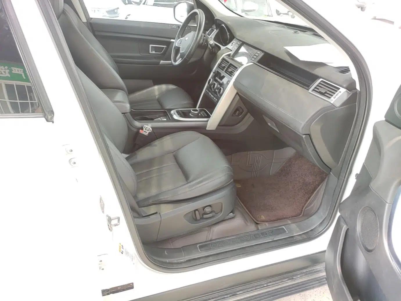 Land Rover Discovery Sport 2017 2.0T SE — миниатюра 19