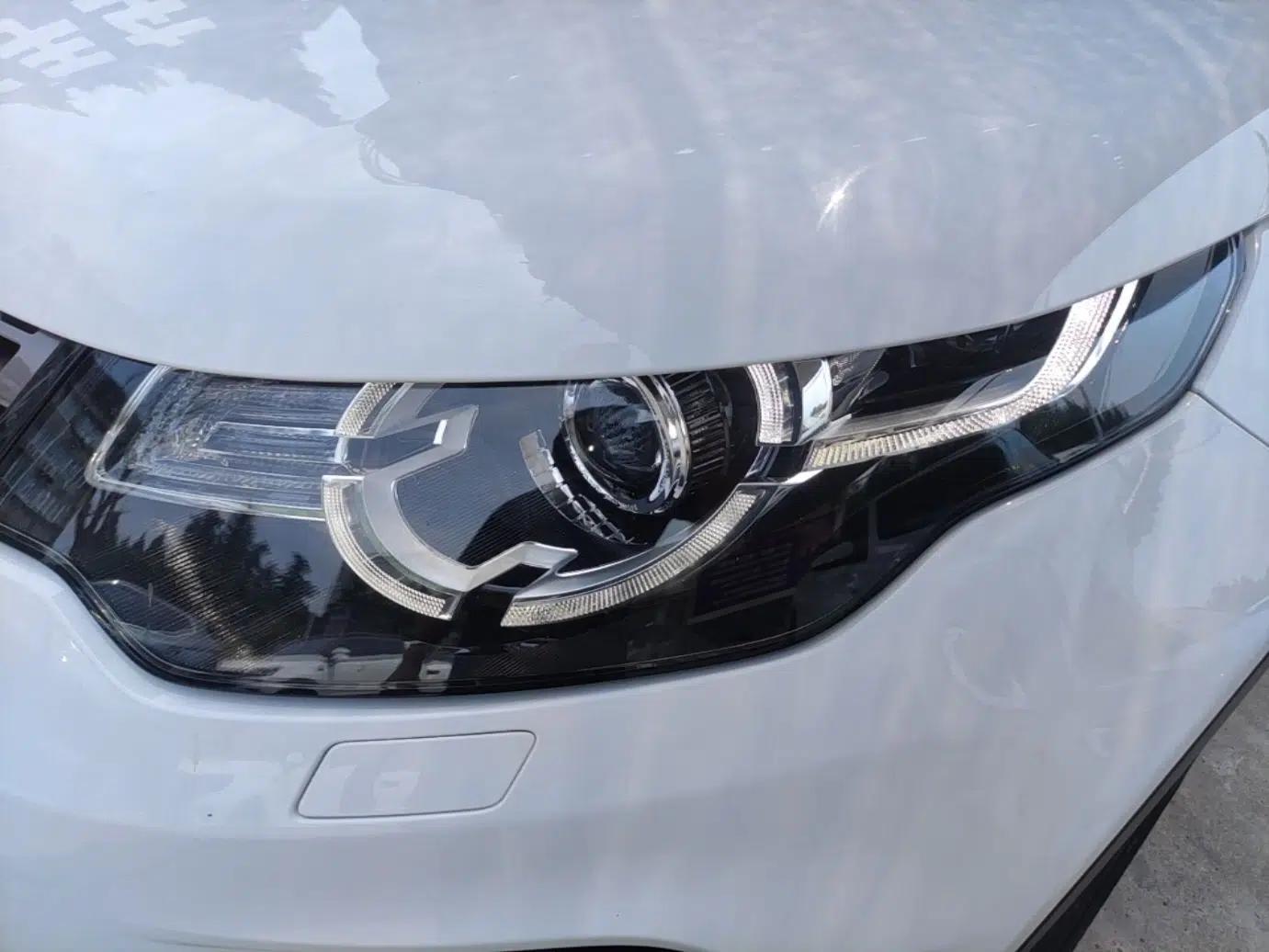 Land Rover Discovery Sport 2017 2.0T SE — миниатюра 8