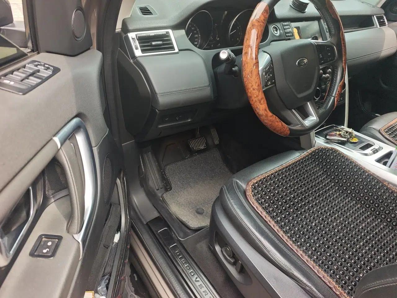 Land Rover Discovery Sport 2017 2.0T SE — миниатюра 16