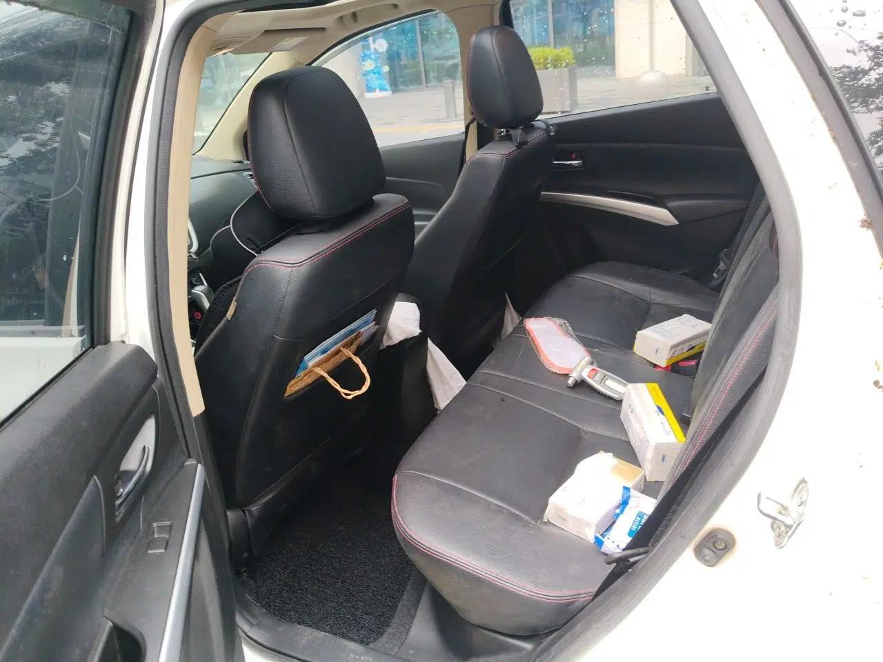 Suzuki S-Cross 2014 1.6L CVT Two-Wheel Drive Elite Version — миниатюра 17