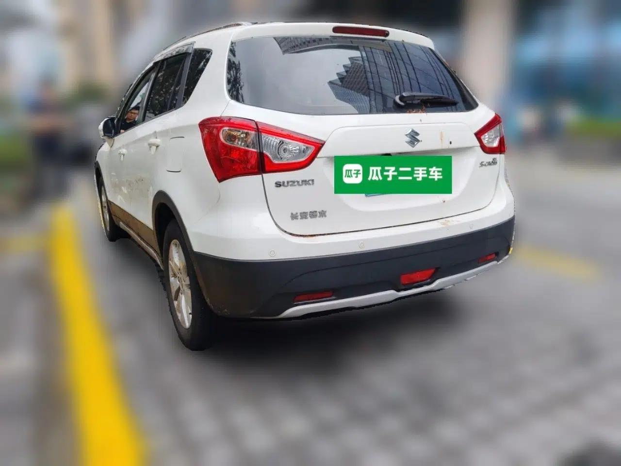 Suzuki S-Cross 2014 1.6L CVT Two-Wheel Drive Elite Version — миниатюра 4