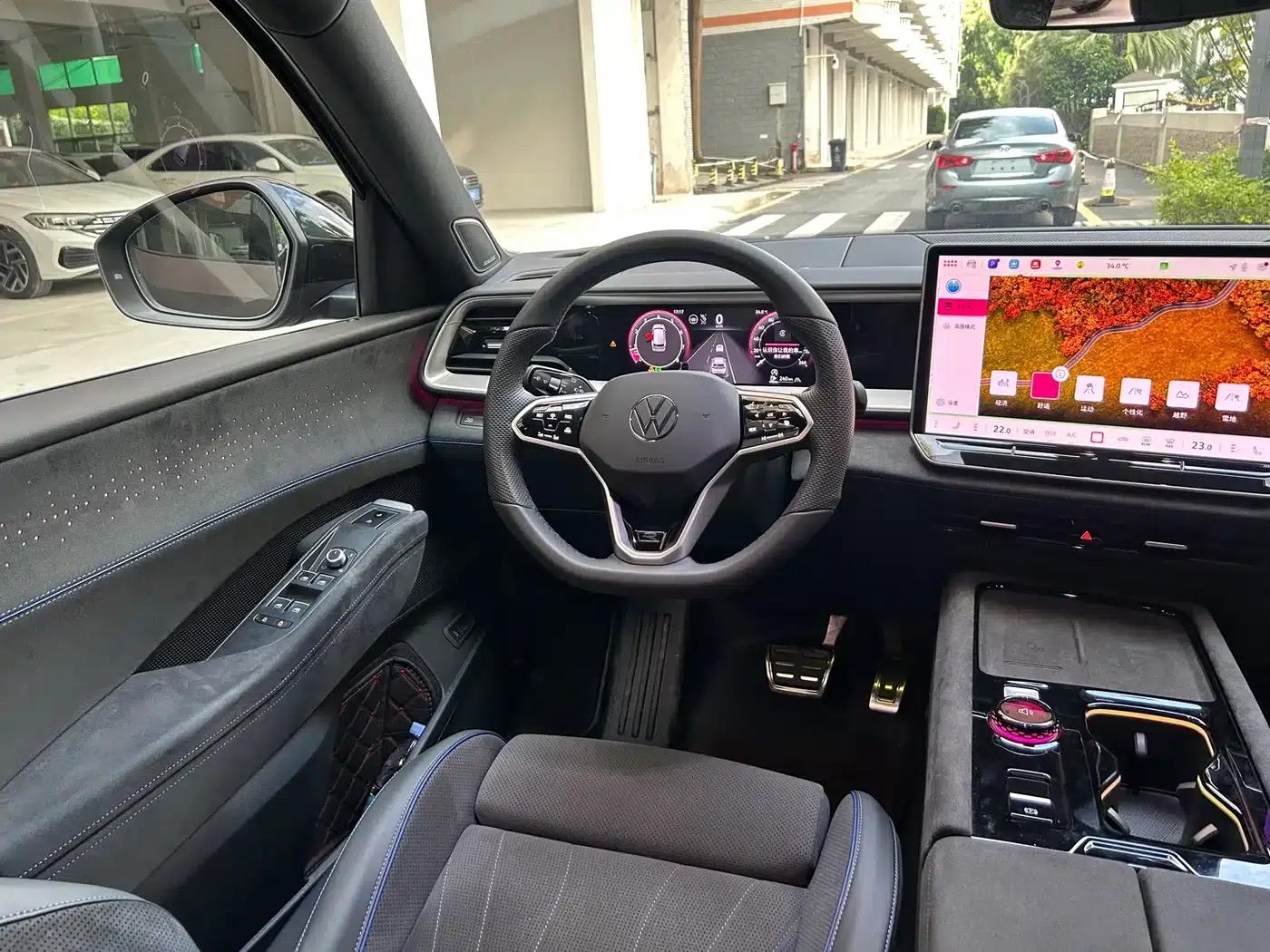 2025 Teramont Pro 450TSI 4WD Summit Edition — миниатюра 13