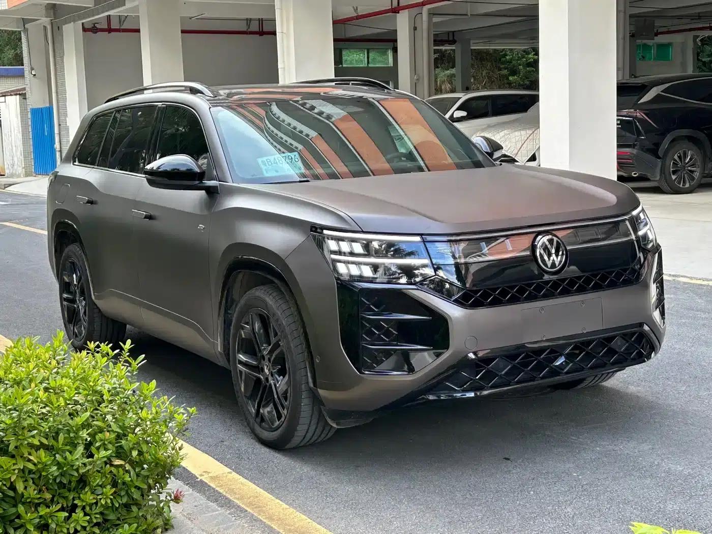 2025 Teramont Pro 450TSI 4WD Summit Edition — миниатюра 3