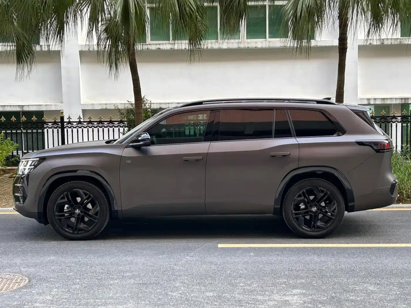 2025 Teramont Pro 450TSI 4WD Summit Edition — миниатюра 4