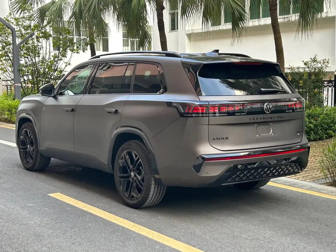 2025 Teramont Pro 450TSI 4WD Summit Edition — миниатюра 6
