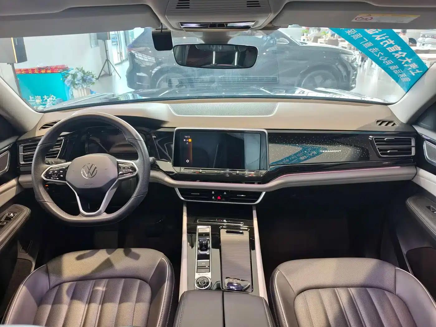 2023 Volkswagen Teramont Facelift 380TSI 4WD Premium Luxury Edition — миниатюра 5