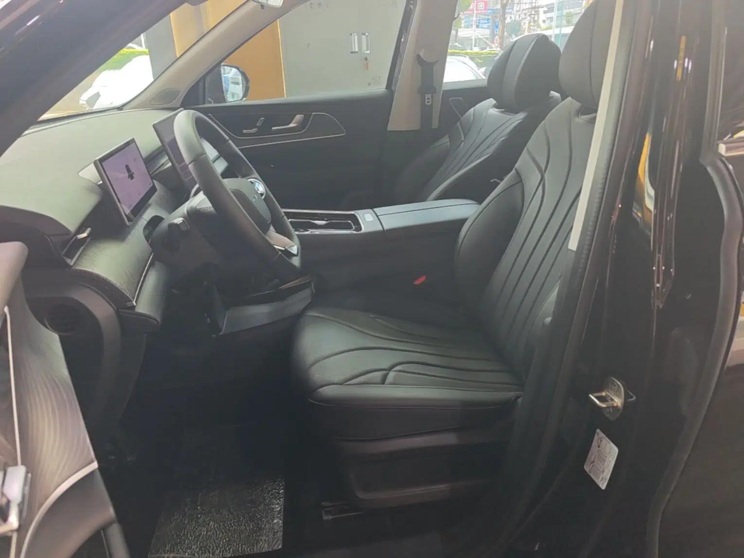 Chery Fengyun T9 2025 120 Long-Range Luxury Version 5 Seats Lithium Iron Phosphate — миниатюра 17