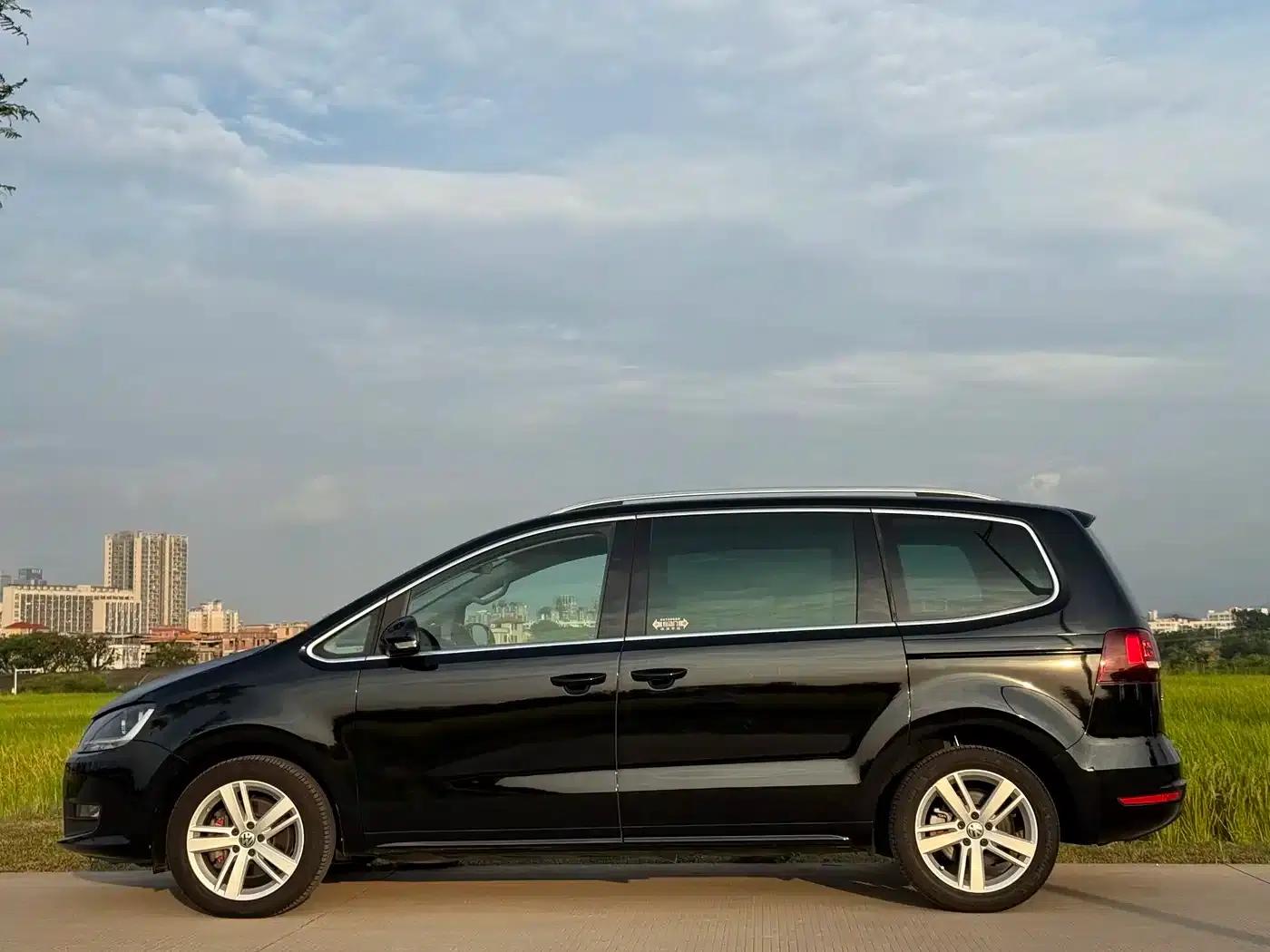 2016 Sharan 380TSI Comfort 7-seater — миниатюра 4
