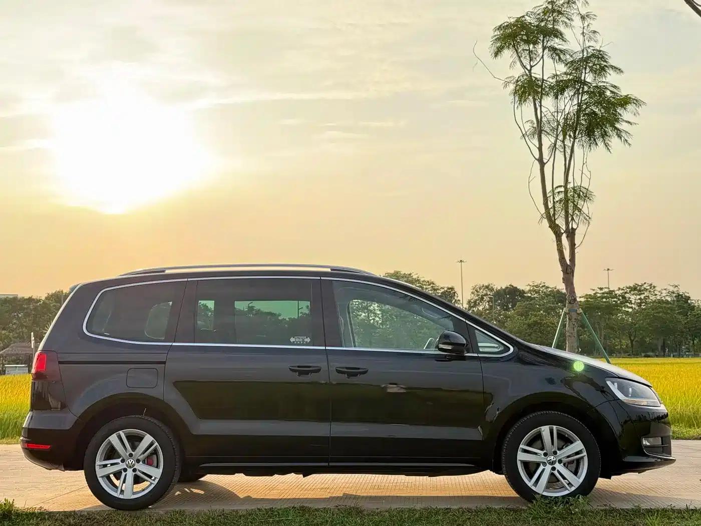 2016 Sharan 380TSI Comfort 7-seater — миниатюра 5
