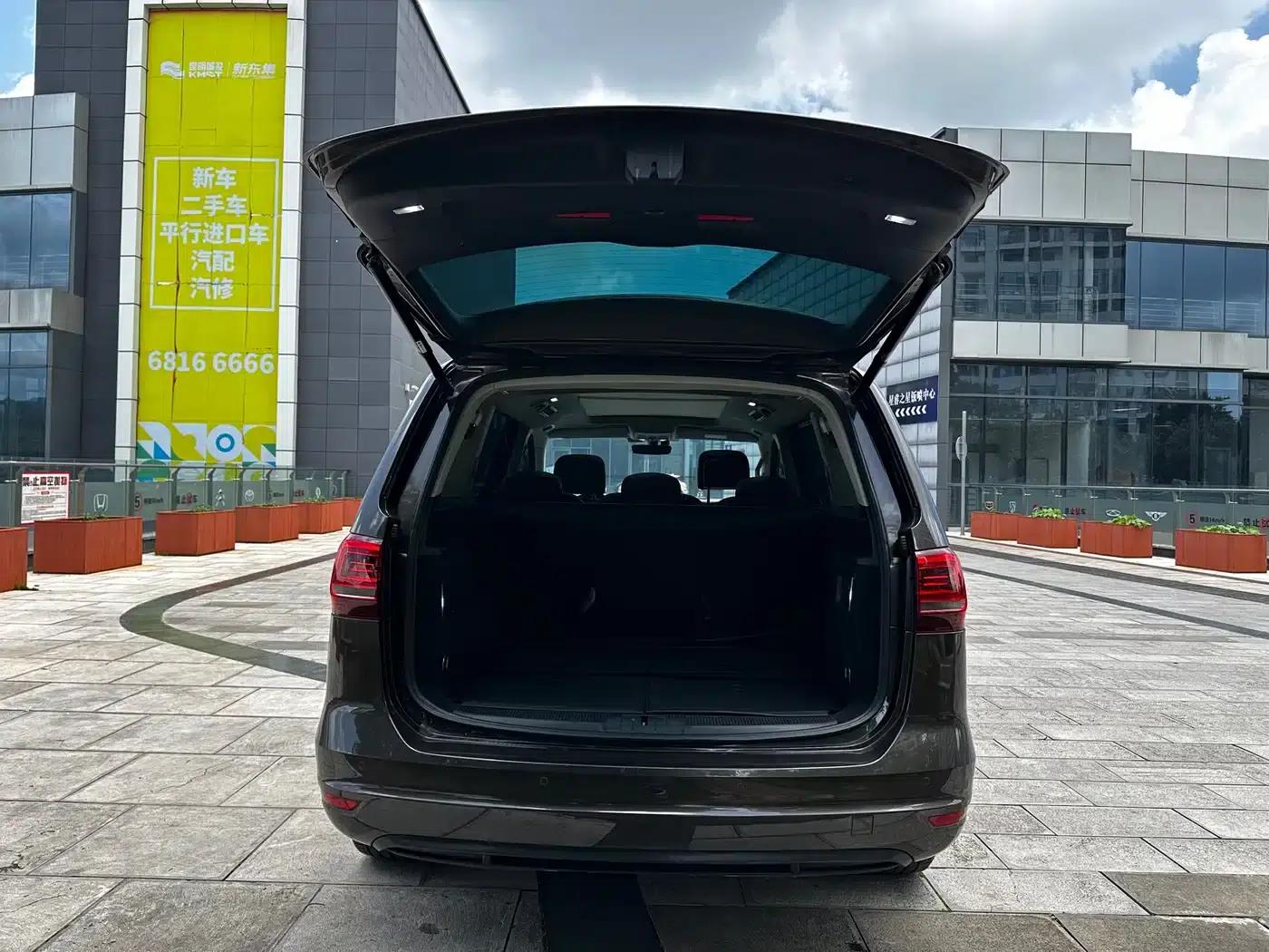 2018 Sharan 380TSI Comfort 7-seater — миниатюра 12