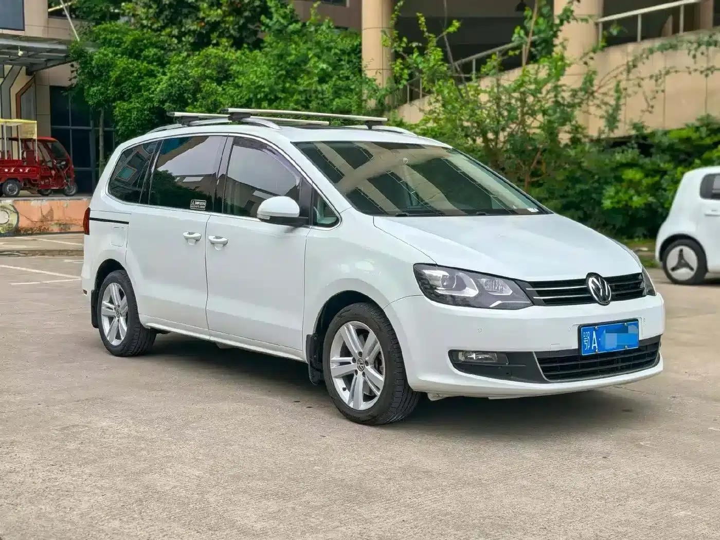 2016 Sharan 380TSI Comfort 7-seater — миниатюра 3