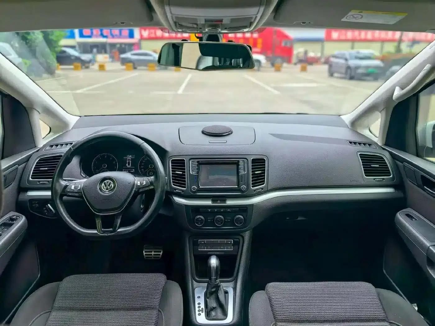 2016 Sharan 380TSI Comfort 7-seater — миниатюра 4