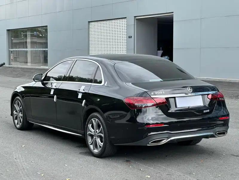 Mercedes-Benz E-Class 2023 E 300 L Fashion Sport Sedan — миниатюра 4
