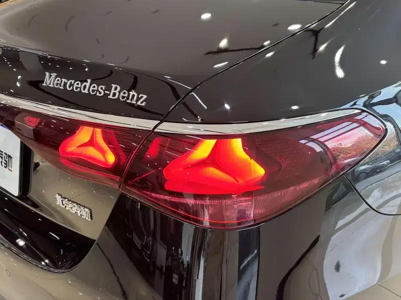 Mercedes-Benz E-Class 2024 E 300 L Luxury Sedan — миниатюра 10