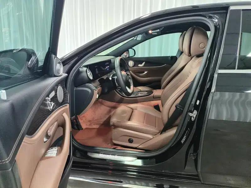 Mercedes-Benz E-Class 2021 Facelift E 260 L Sport Sedan — миниатюра 17
