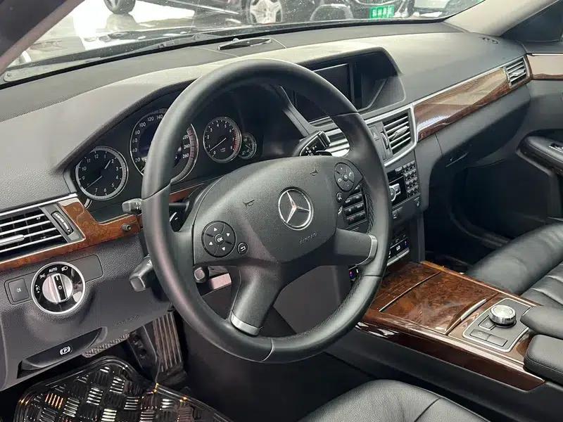 2012 Mercedes-Benz E-Class E 300 L Elegance — миниатюра 16