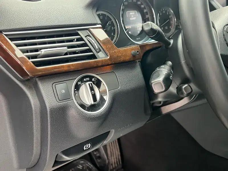 2012 Mercedes-Benz E-Class E 300 L Elegance — миниатюра 17