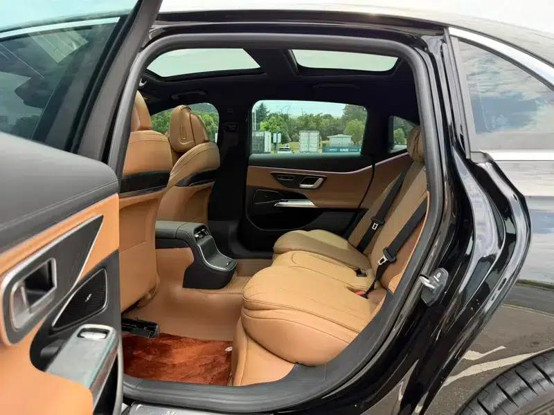 Mercedes-Benz E-Class 2024 E 300 L Fashion Sedan — миниатюра 21