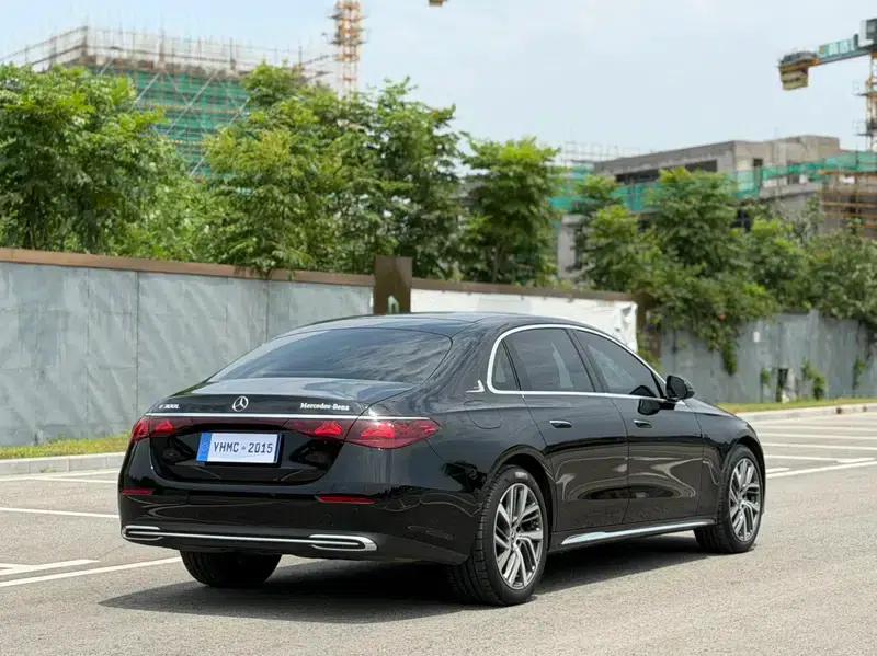 Mercedes-Benz E-Class 2024 E 300 L Fashion Sedan — миниатюра 7