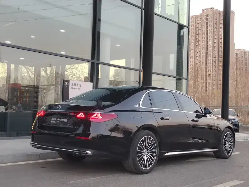 Mercedes-Benz E-Class 2025 E 300 L Luxury Sedan — миниатюра 5