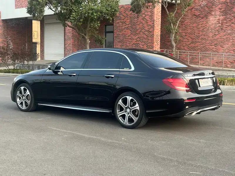 2016 Mercedes-Benz E-Class E 300 L Sport Style — миниатюра 4