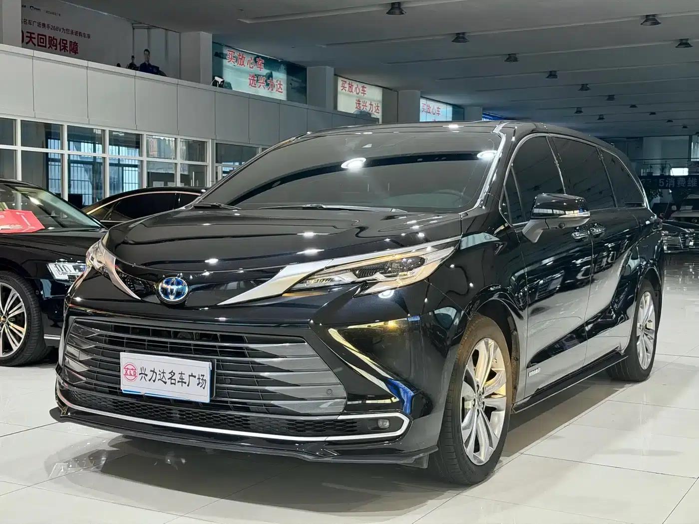 2021 Sienna 2.5L Hybrid Premium Edition — миниатюра 1