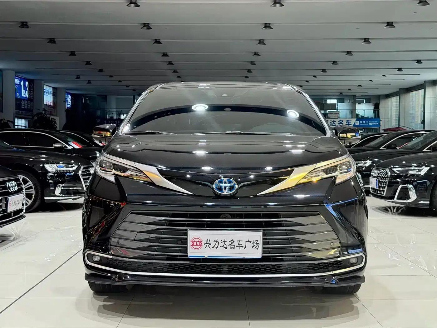 2021 Sienna 2.5L Hybrid Premium Edition — миниатюра 2