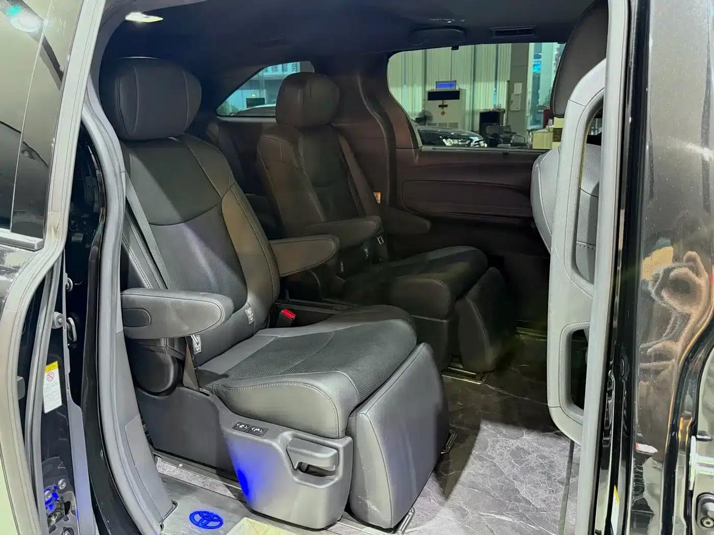 2021 Sienna 2.5L Hybrid Premium Edition — миниатюра 7
