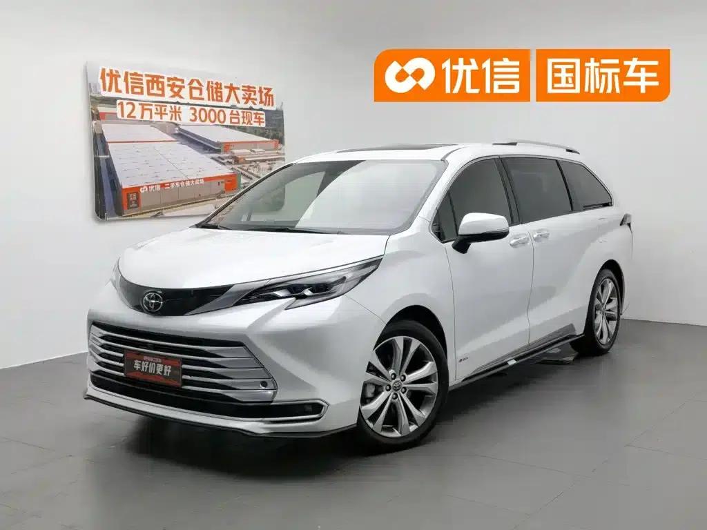 2024 Sienna 2.5L Hybrid Platinum Edition — миниатюра 1