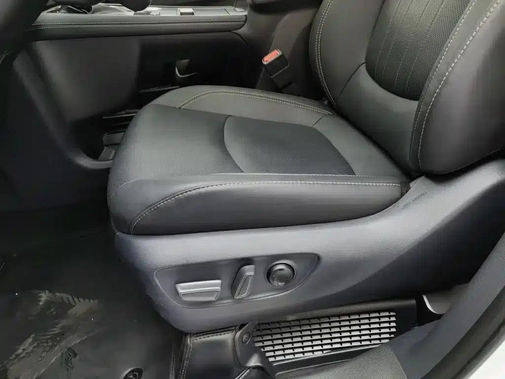 2024 Sienna 2.5L Hybrid Platinum Edition — миниатюра 20
