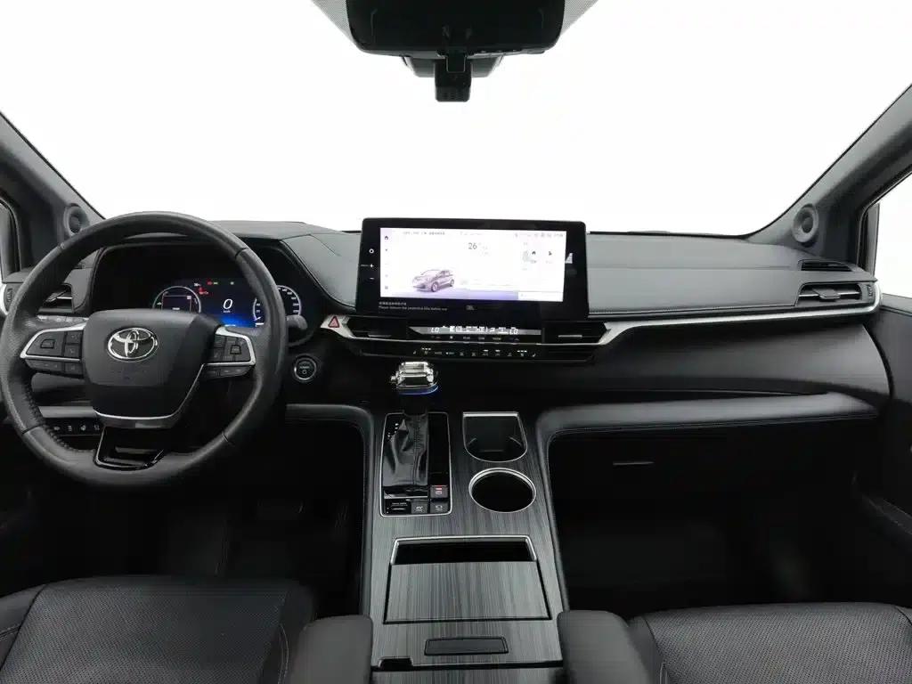 2024 Sienna 2.5L Hybrid Platinum Edition — миниатюра 5