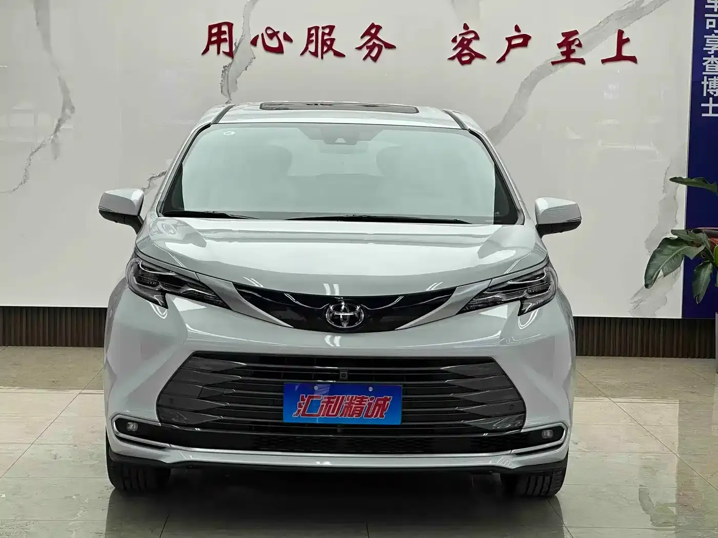 2026 Sienna 2.5L Hybrid AWD Premium Edition — миниатюра 2