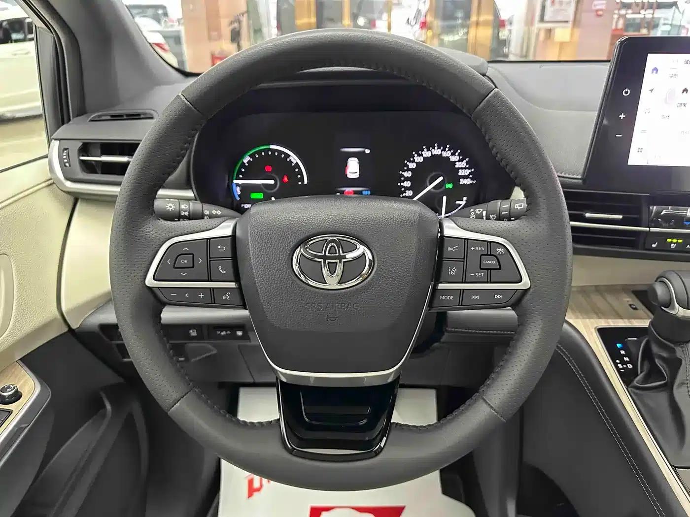 2026 Sienna 2.5L Hybrid AWD Premium Edition — миниатюра 11
