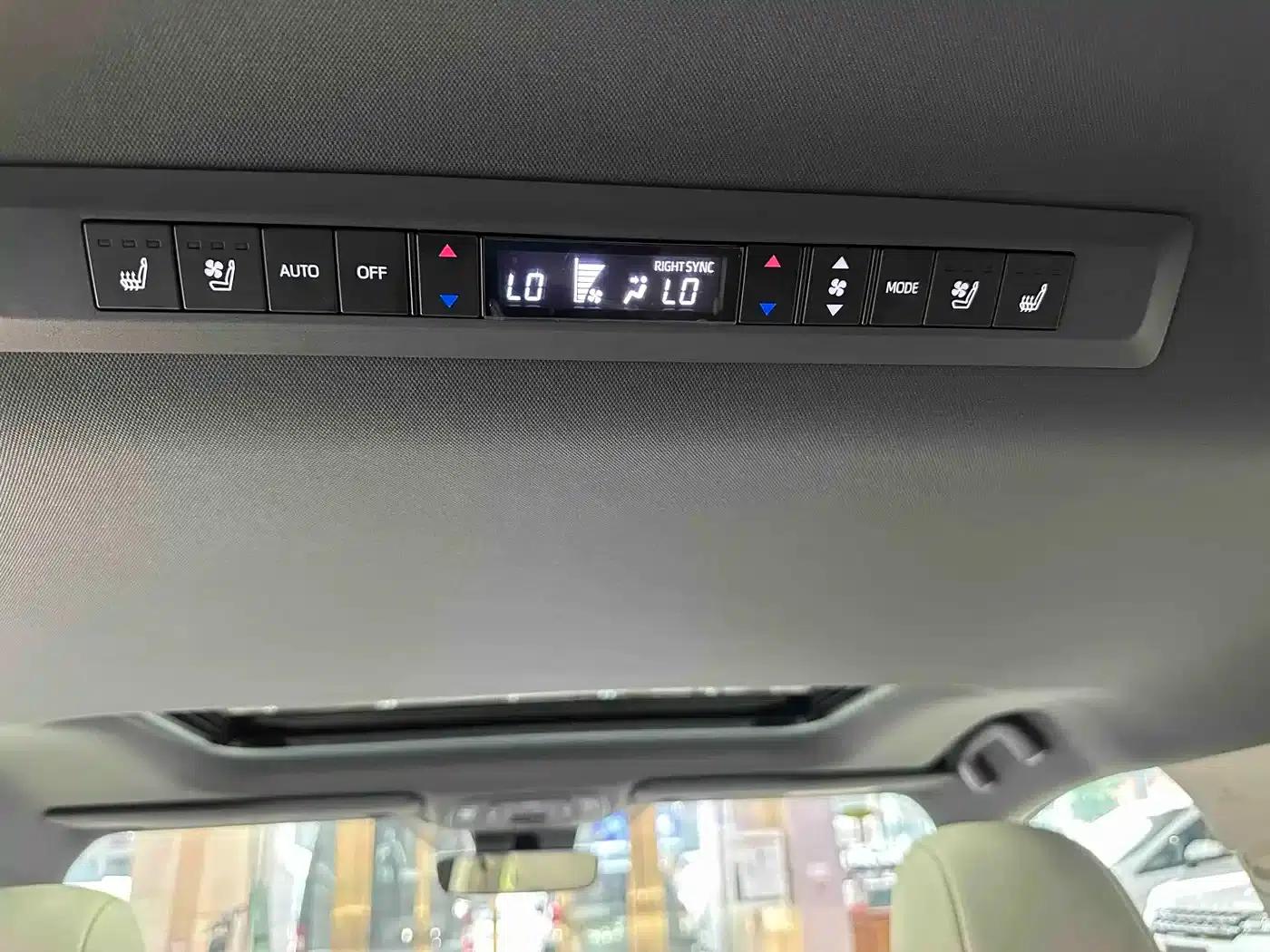 2026 Sienna 2.5L Hybrid AWD Premium Edition — миниатюра 12