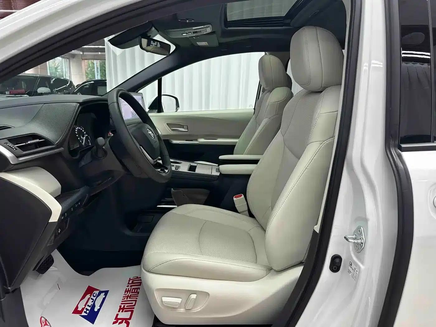 2026 Sienna 2.5L Hybrid AWD Premium Edition — миниатюра 7