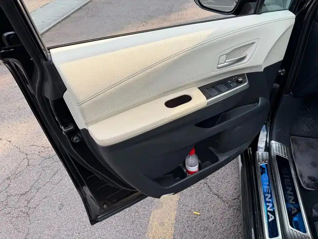 2024 Sienna 2.5L Hybrid Premium Edition — миниатюра 6
